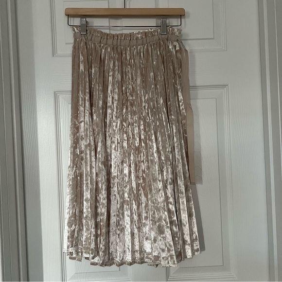 LC Lauren Conrad Velvet Cream A-Line Skirt - Picture 2 of 6